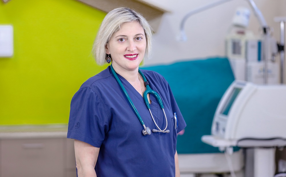 თეონა დევდარიანი